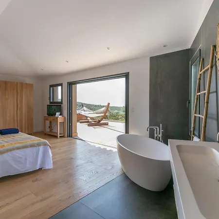 Maison De Charme A Pianottoli-caldarello Avec Piscine Privee * Pianottoli-Caldarello (Corsica)